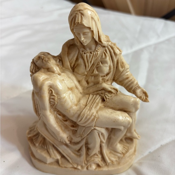 A. Santini Other - Vintage Statue Pieta Michelangelo A. Santini Vintage approximately 6”
